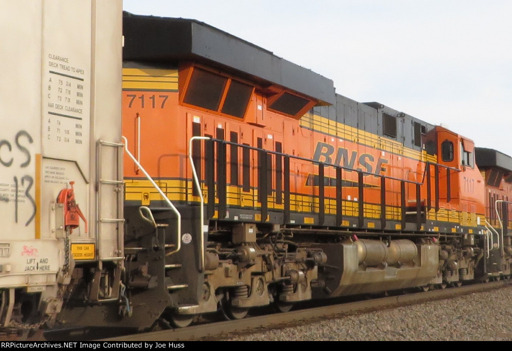 BNSF 7117